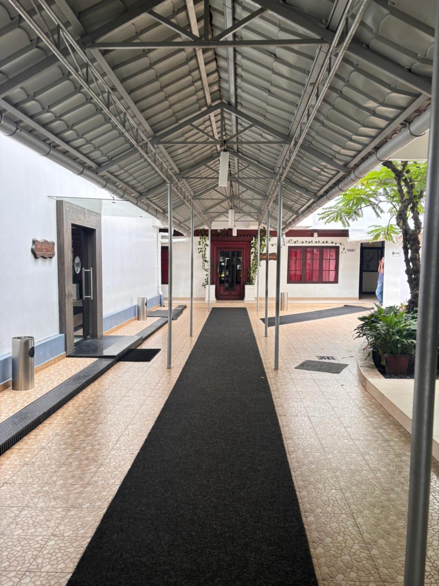 Maharani Hotel Kozhikode Eksteriør bilde