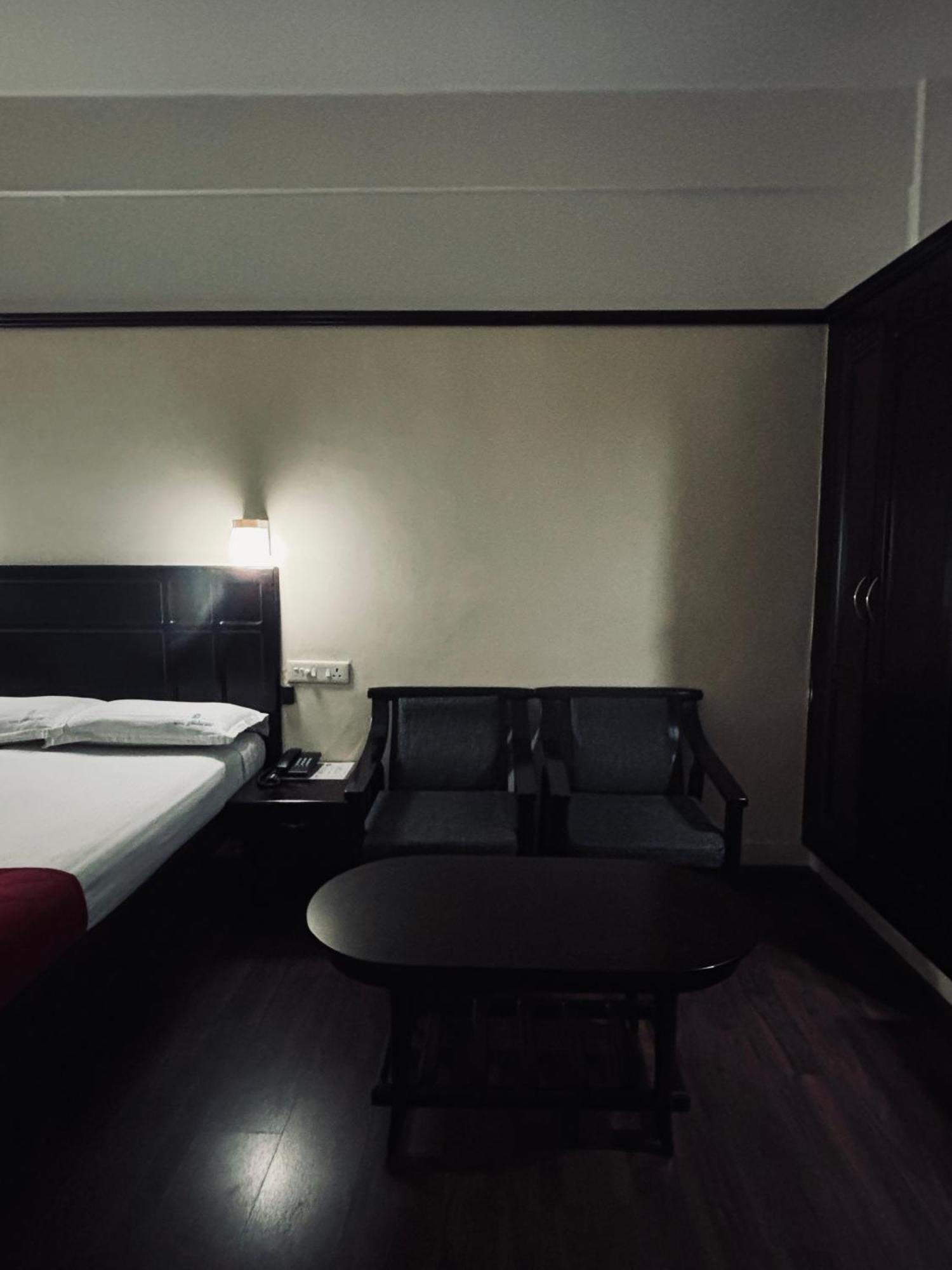 Maharani Hotel Kozhikode Eksteriør bilde