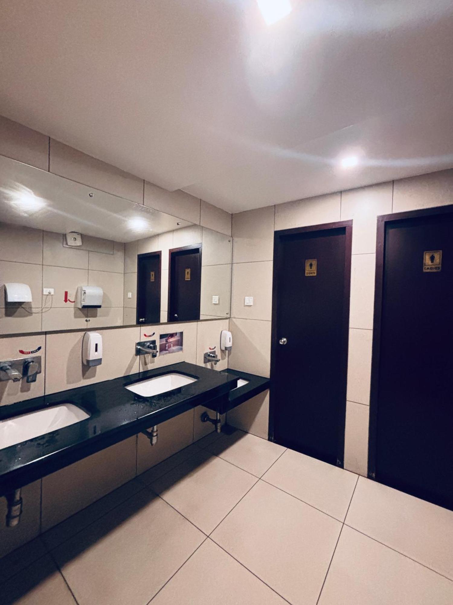 Maharani Hotel Kozhikode Eksteriør bilde